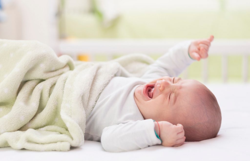 bebeklerde uzun sureli aglama